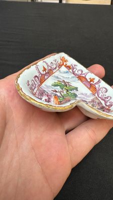 A rare polychrome Dutch Delft petit feu six-piece sweetmeat set — photo 44