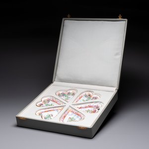 A rare polychrome Dutch Delft petit feu six-piece sweetmeat set — photo 2