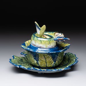 A rare polychrome Dutch Delft pike tureen and cover on stand, 18th C. — 照片 4