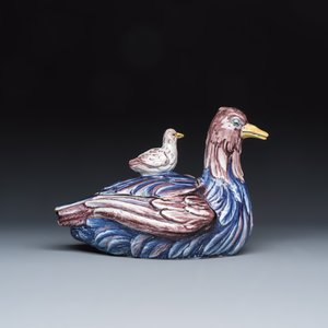 A rare polychrome German faience 'Hen and Chick' tureen and cover — photo 4