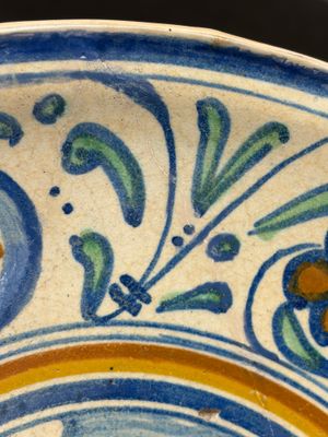  A rare polychrome maiolica dish with 'Christ as the Man of Sorrows' — foto 4