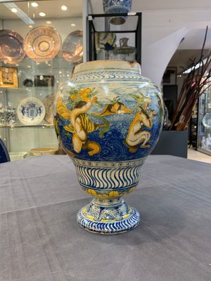 A rare polychrome Nevers earthenware baluster vase with tritons and satyrs, 2nd half 17th C. — photo 3