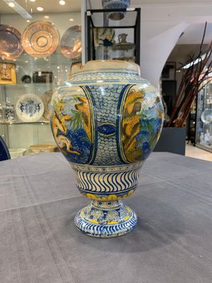 A rare polychrome Nevers earthenware baluster vase with tritons and satyrs, 2nd half 17th C. — photo 4
