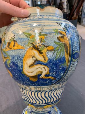 A rare polychrome Nevers earthenware baluster vase with tritons and satyrs, 2nd half 17th C. — photo 9
