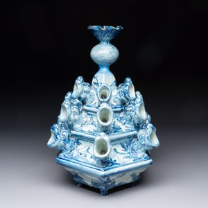 A rare pyramid-shaped Italian tulip vase, Cantagalli, 19th C. — foto 2