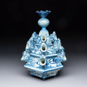 A rare pyramid-shaped Italian tulip vase, Cantagalli, 19th C. — foto 4