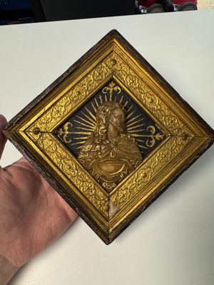 A rare rhombus-shaped Malines alabaster carving with the bust of Christ, attributed to Tobias Tissenaken, late 16th C. — 照片 1