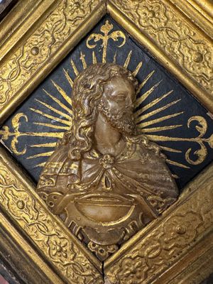 A rare rhombus-shaped Malines alabaster carving with the bust of Christ, attributed to Tobias Tissenaken, late 16th C. — 照片 2