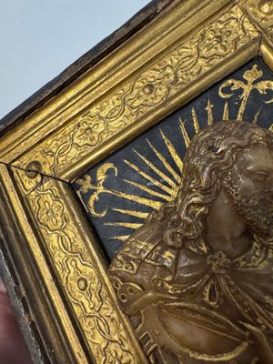 A rare rhombus-shaped Malines alabaster carving with the bust of Christ, attributed to Tobias Tissenaken, late 16th C. — 照片 5