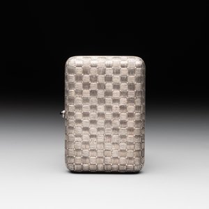 A rare Russian Fabergé bejewelled gold and silver cigarette presentation case, marked Mikhail Perkhin (1860-1903) — photo 2