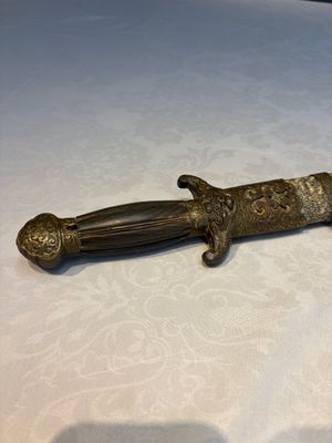A rare set of Chinese double swords and scabbard, ‘Shuangjian’, Longquan mark, 19th C. — photo 1