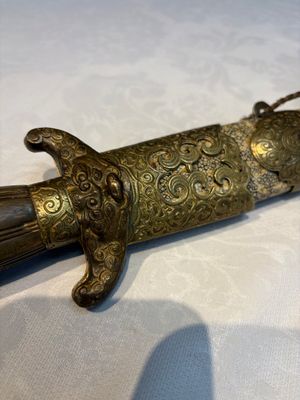 A rare set of Chinese double swords and scabbard, ‘Shuangjian’, Longquan mark, 19th C. — photo 4