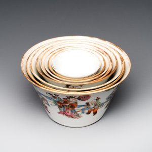 A rare set of eight Chinese famille rose 'Sanxing' nesting bowls, Tongzhi mark and of the period — 照片 2