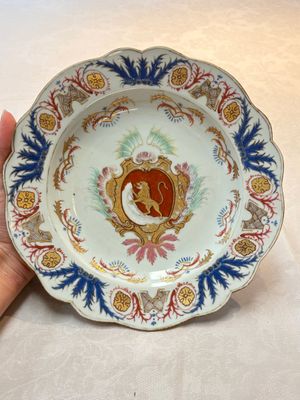 A rare set of four Chinese famille rose armorial dishes with the arms of Orry for the French market, Yongzheng, ca. 1730 — photo 1