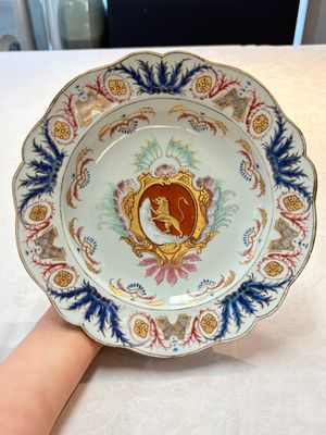 A rare set of four Chinese famille rose armorial dishes with the arms of Orry for the French market, Yongzheng, ca. 1730 — photo 11