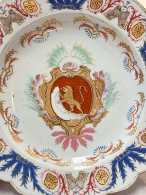A rare set of four Chinese famille rose armorial dishes with the arms of Orry for the French market, Yongzheng, ca. 1730 — photo 2