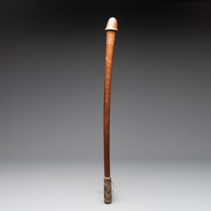 A rare wooden 'phallic' club, Kanak peoples, New Caledonia, 19th C. — photo 2