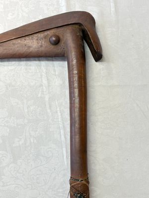 A rare wooden 'Porowa Ra Maru' or 'bird-head' club, Kanak peoples, New Caledonia, 19th C. — photo 13