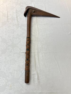 A rare wooden 'Porowa Ra Maru' or 'bird-head' club, Kanak peoples, New Caledonia, 19th C. — photo 2