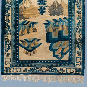 A rectangular Chinese Beijing silk carpet with a deer in a landscape, 19th C. — 照片 5