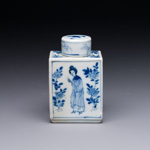 A rectangular Chinese blue and white 'Long Eliza' tea caddy and cover, Kangxi — photo 1