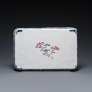 A rectangular Chinese Canton enamel 'mountain landscape' tray, Yongzheng — 照片 2