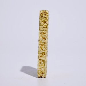 A rectangular Chinese carved ivory card holder, Canton, 19th C. — photo 3