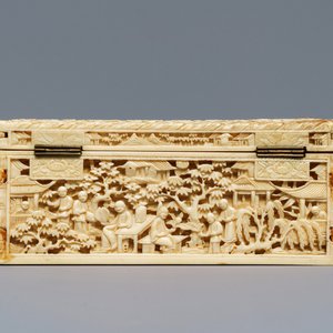 A rectangular Chinese carved ivory casket, Canton, 19th C. — photo 6
