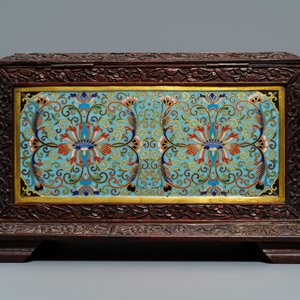 A rectangular Chinese cloisonné and wood box, 19th C. — 照片 4