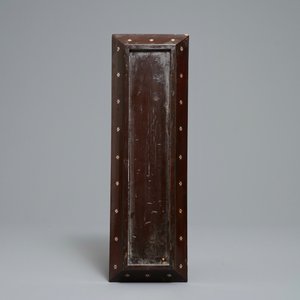 A rectangular Chinese mother-of-pearl-inlaid lacquered wooden tray, 17/18th C. — photo 2