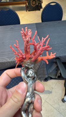A red coral mounted silver figure, possibly Germany, 19th C. — 照片 11