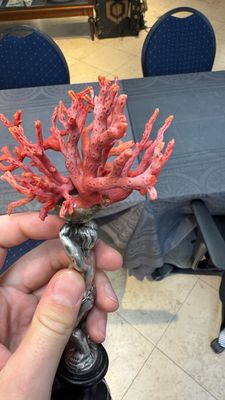 A red coral mounted silver figure, possibly Germany, 19th C. — 照片 12