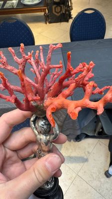 A red coral mounted silver figure, possibly Germany, 19th C. — 照片 8
