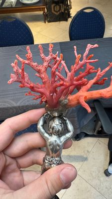 A red coral mounted silver figure, possibly Germany, 19th C. — 照片 9