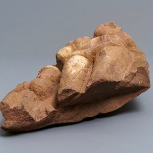 A red sandstone fragment of a Yakshi, India, 14th C. or later — photo 7