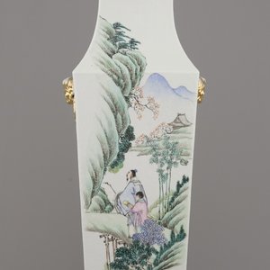 A refined Chinese porcelain square vase, 19/20th C. — 照片 3