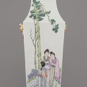A refined Chinese porcelain square vase, 19/20th C. — 照片 5