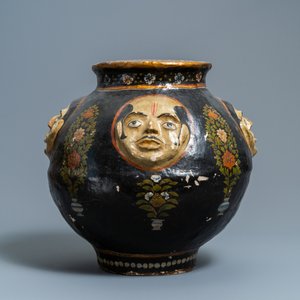 A relief-decorated papier-mâché vase with four faces, Kashmir, India, 19th C. — 照片 5