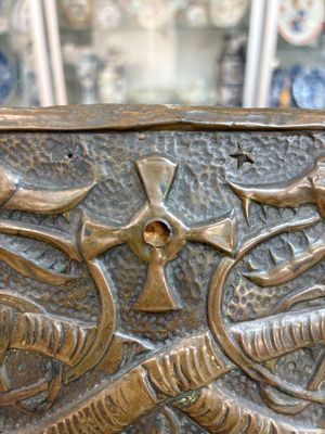 A repoussé copper and cabochon-mounted casket, attributed to Alfred Daguet, France, ca. 1900 — 照片 14