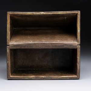 A repoussé copper and cabochon-mounted casket, attributed to Alfred Daguet, France, ca. 1900 — 照片 7
