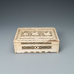 A reticulated bone and wood hunting scene box, Arkhangelsk, Kholmogory, Russia, 18th C. — photo 2