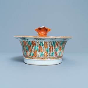 A reticulated Chinese Canton famille rose basket on stand, 19th C. — 照片 8