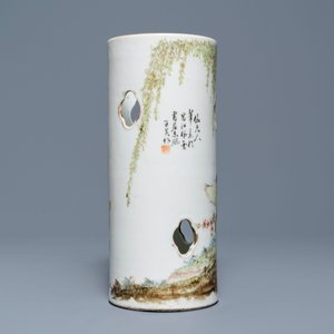 A reticulated Chinese qianjiang cai hat stand, signed Zhang Ziying, early 20th C. — 照片 3
