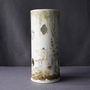 A reticulated Chinese qianjiang cai hat stand, signed Zhang Ziying, early 20th C. — 照片 8