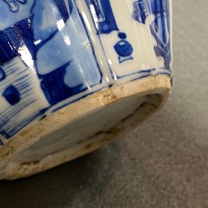 A ribbed Chinese blue and white teapot and cover, Kangxi — photo 12