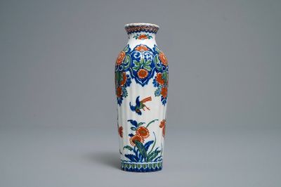 A ribbed Dutch Delft cashmere palette rouleau vase, early 18th C.