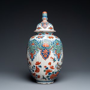 A ribbed Dutch Delft cashmere palette vase and cover, 1st quarter 18th C. — 照片 4