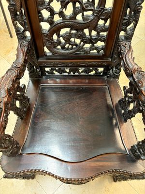 A richly carved Chinese hongmu 'dragon' armchair, Canton, 19th C. — 照片 11