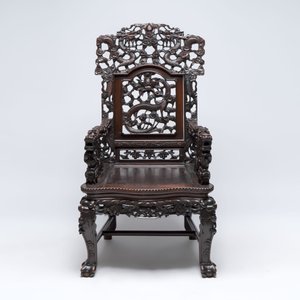 A richly carved Chinese hongmu 'dragon' armchair, Canton, 19th C. — 照片 2