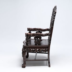 A richly carved Chinese hongmu 'dragon' armchair, Canton, 19th C. — 照片 3